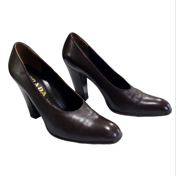 Prada Shoes - EUC vintage Prada Authentic women's brown leather heeled pumps incl. bag, 8.5/39